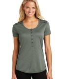 Ogio LOG134 OGIO    Ladies Orbit Henley Blktp/Gear Gry