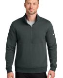Nike NKDX6718  Club Fleece Sleeve Swoosh 1/2-Zip in Anthracite