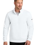 Nike NKDX6718  Club Fleece Sleeve Swoosh 1/2-Zip in White