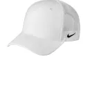 Nike NKFN9893  Snapback Mesh Trucker Cap in Wht/wht