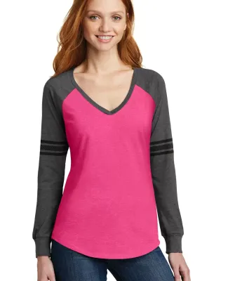 DM477 District Made Ladies Game Long Sleeve V-Neck He Dk Fch/H Ch