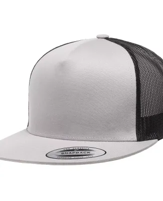 Yupoong-Flex Fit 6006 Five-Panel Classic Trucker C in Silver/ black