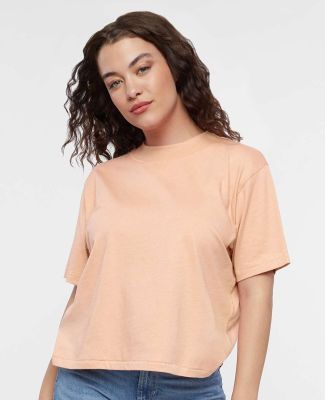 LA T 3518 Ladies' Boxy T-Shirt in Peachy