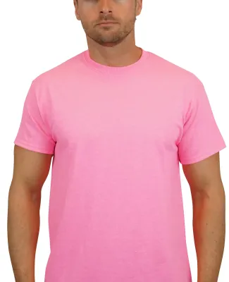 Gildan 5000 G500 Heavy Weight Cotton T-Shirt in Safety pink
