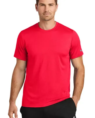 Nike NKDX8730  Swoosh Sleeve rLegend Tee in Unired