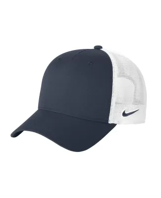 Nike NKFN9893  Snapback Mesh Trucker Cap in Navy/white