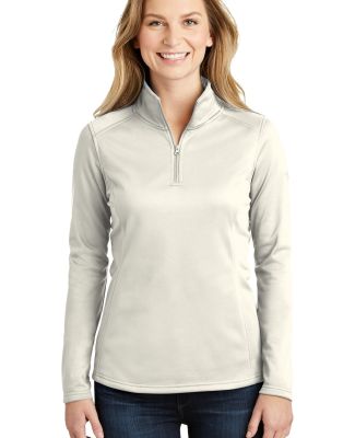 The North Face A3LHC     Ladies Tech 1/4-Zip Fleec in Vintage white
