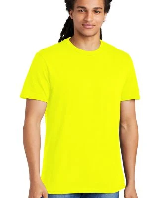 District Young Mens Concert Tee DT5000 in Neon yellow