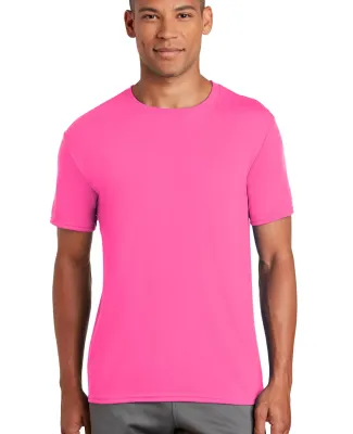 Gildan 42000 G420 Adult Core Performance T-Shirt  in Safety pink