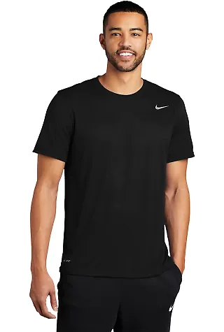 Nike 727982  Legend  Performance Tee Black front view