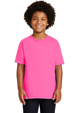 Gildan 2000B Ultra Cotton Youth T-shirt in Safety pink front view